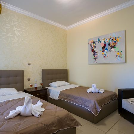 أجنحة فندق باراديس الفاخرة Stavrós المظهر الخارجي الصورة